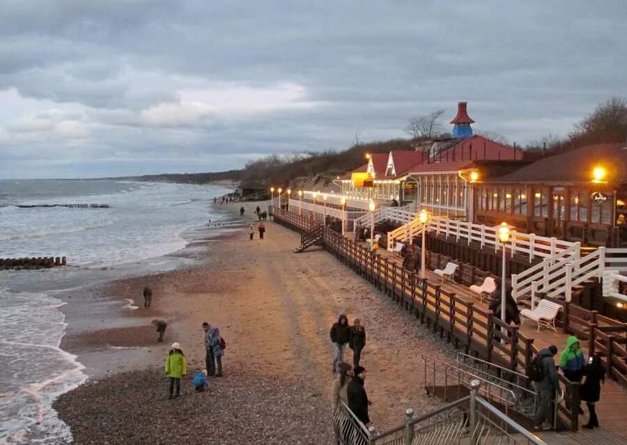 Балтийское море зеленоградск светлогорск. Балтика зеленоградск. Калининград центральная площадь в светлогорске. Зима в зеленоградске калининградской области. Зеленоградск.