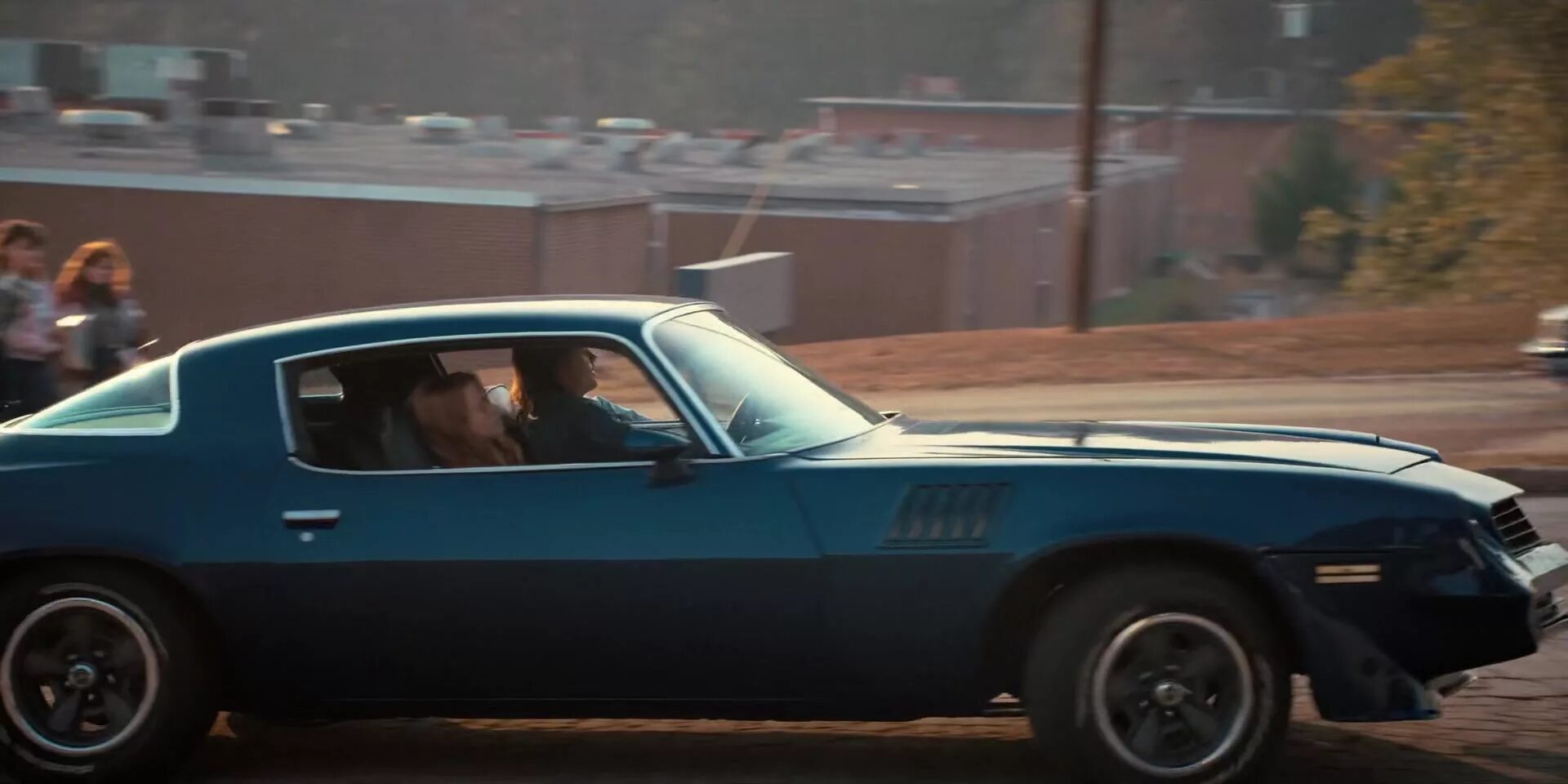 осд машины. вайнона райдер и дэвид харбор. осд машины. Chevrolet camaro билли харгроува. Chevrolet camaro 1979 билли.