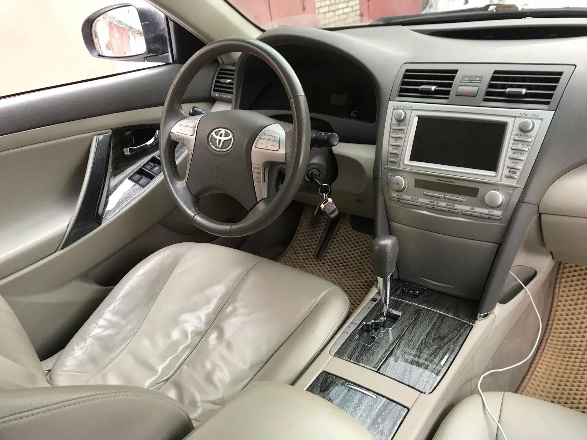 Камри 40 3.5 купить. Toyota Camry xv40 салон. Camry 40 салон. Toyota Camry v40 салон. Toyota Camry 40.