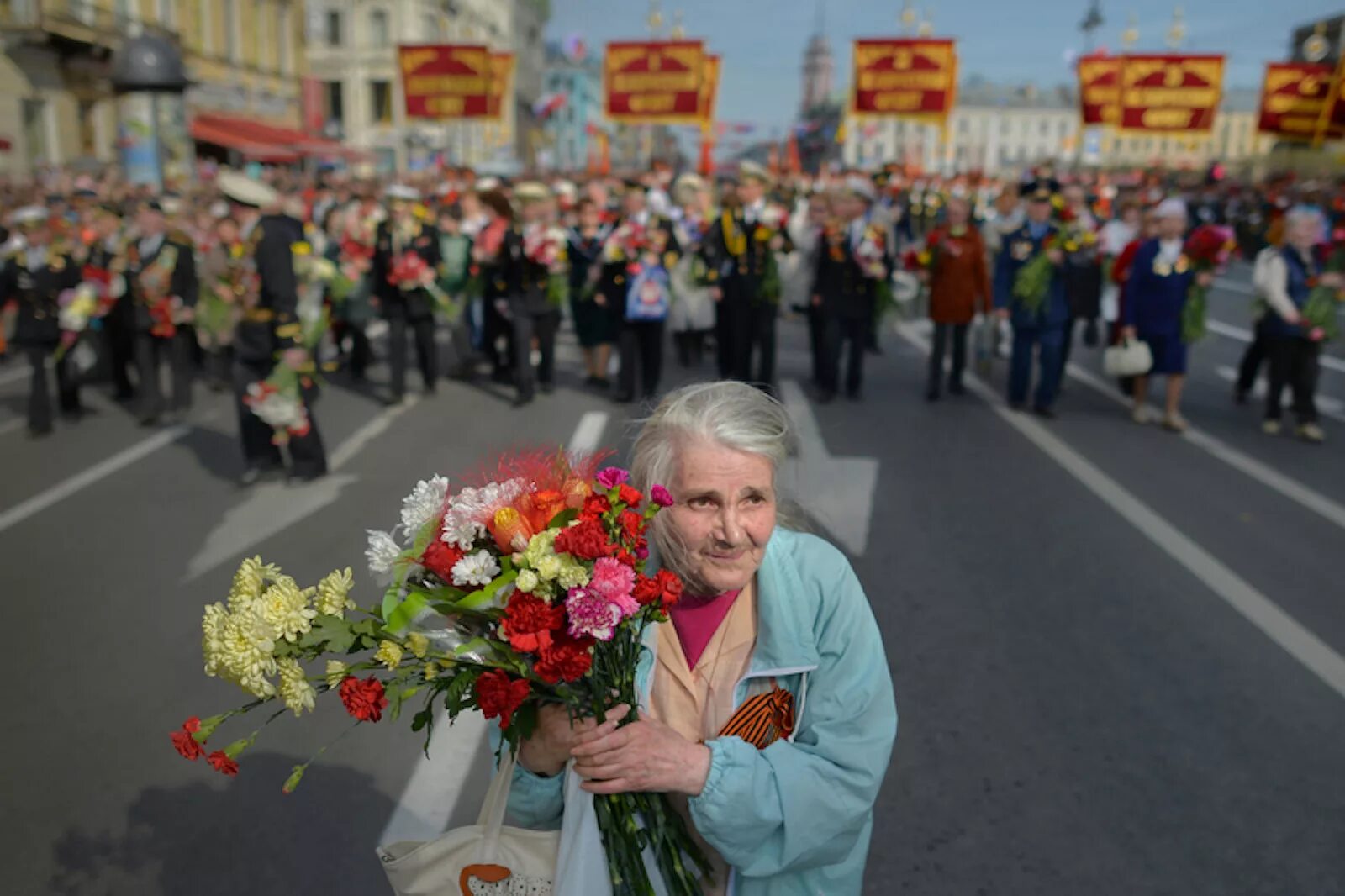 Передача 9 мая. Празднование 9 мая. Фоторепортаж 9 мая. 9 Мая день Победы. Празднование Великой Победы.