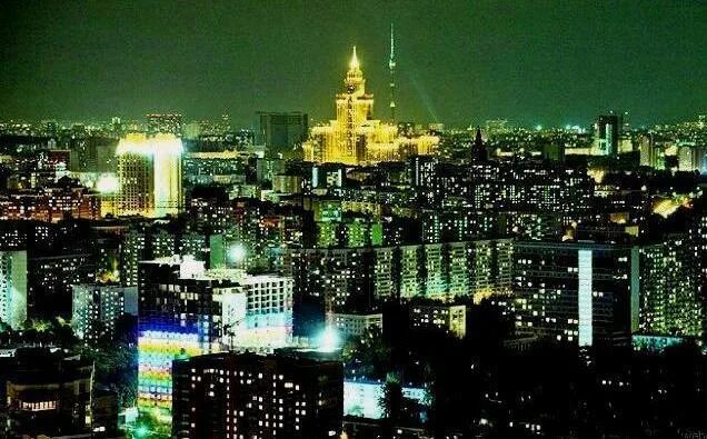 Ночь в люблино. Ночь в люблино. Парк люблино ночью. Ночь в люблино. Ночь в люблино.