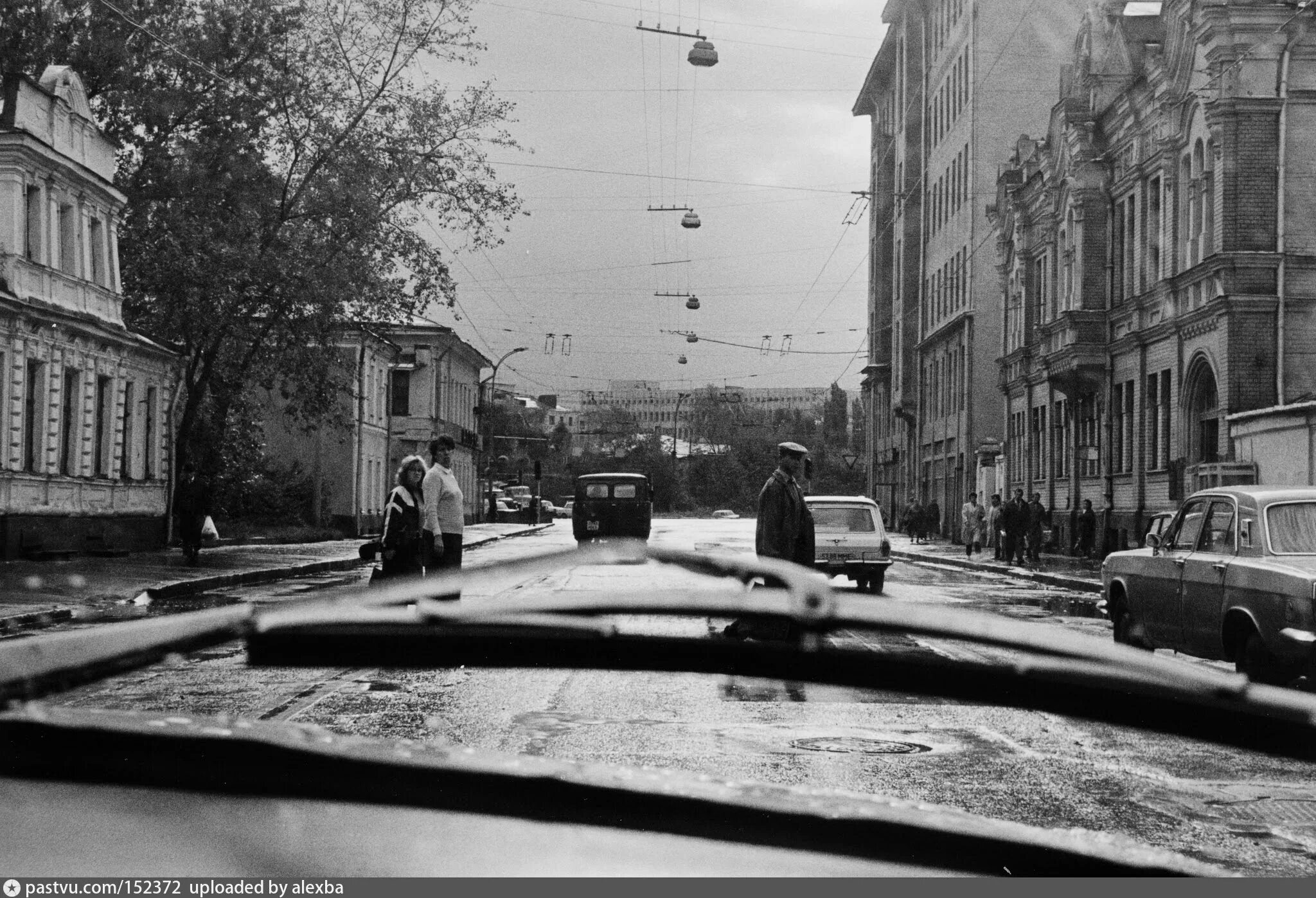 Улица большая полянка 19. Якиманка 20 век. Москва, ул. большая Полянка, 19. Якиманка 1995 год. Большая Полянка старые фото улица.