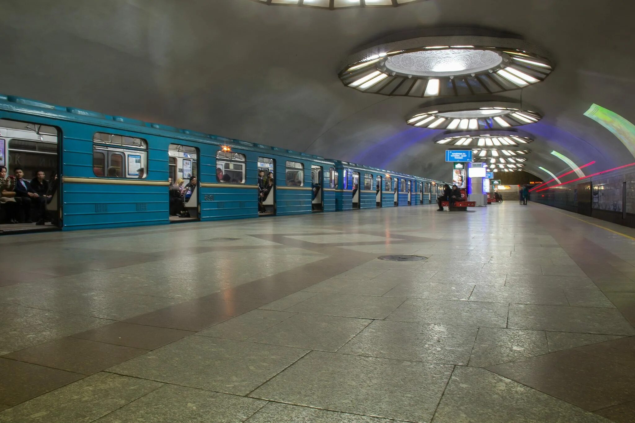 Ташкент метро горького. Станция метро буюк ипак юли. метро ташкент буюк ипак йули. станция метро чиланзар ташкент. метро 81 717 ташкент.