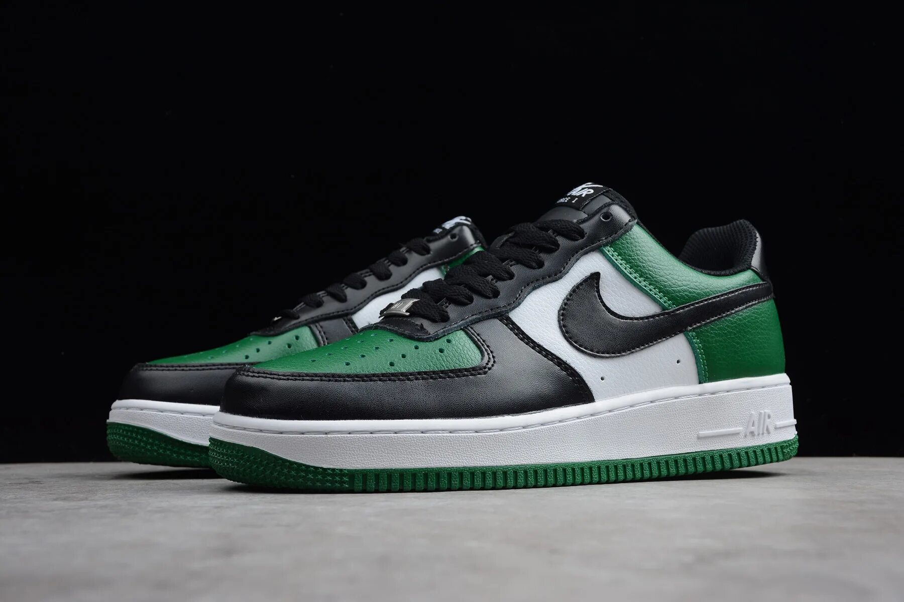 Найк 1 лоу. Nike Air Force 1 White Green. Nike Air Force 1 Low зеленые. Nike Air Force 1 зеленые. Nike Air Force 1 Low Green Black.