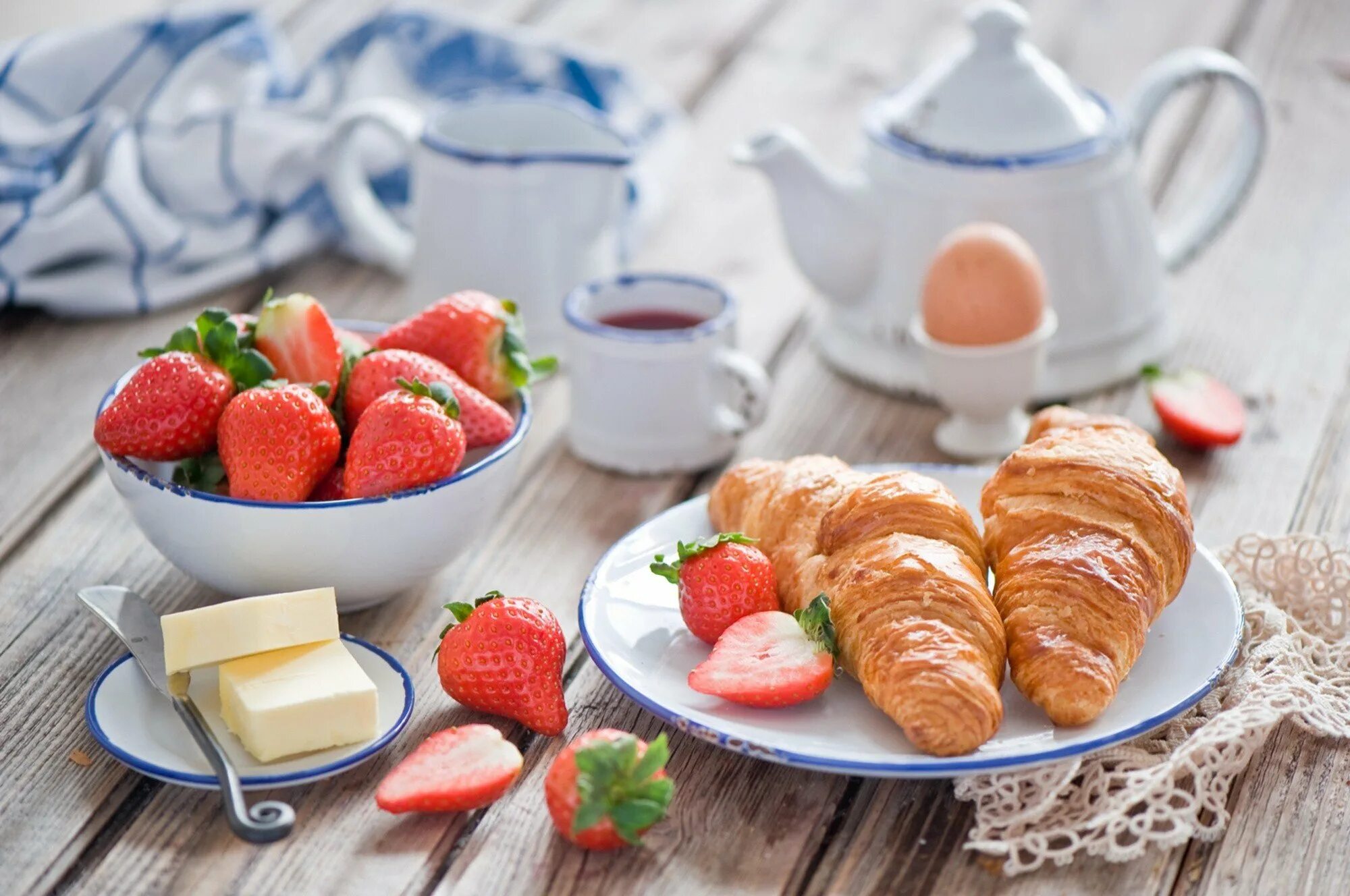 Вкусного утра картинки красивые. Красивый завтрак. Вкусный и красивый завтрак. Доброе утро завтрак. Сладкий завтрак.