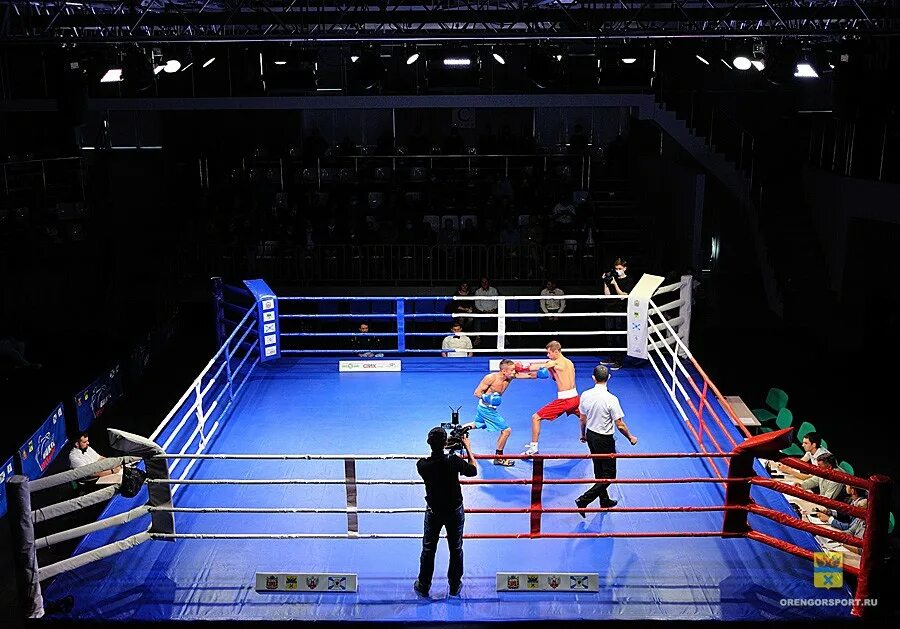 центр бокса плавание оренбург. центр бокса оренбург сцена. школа бокса оренбург.