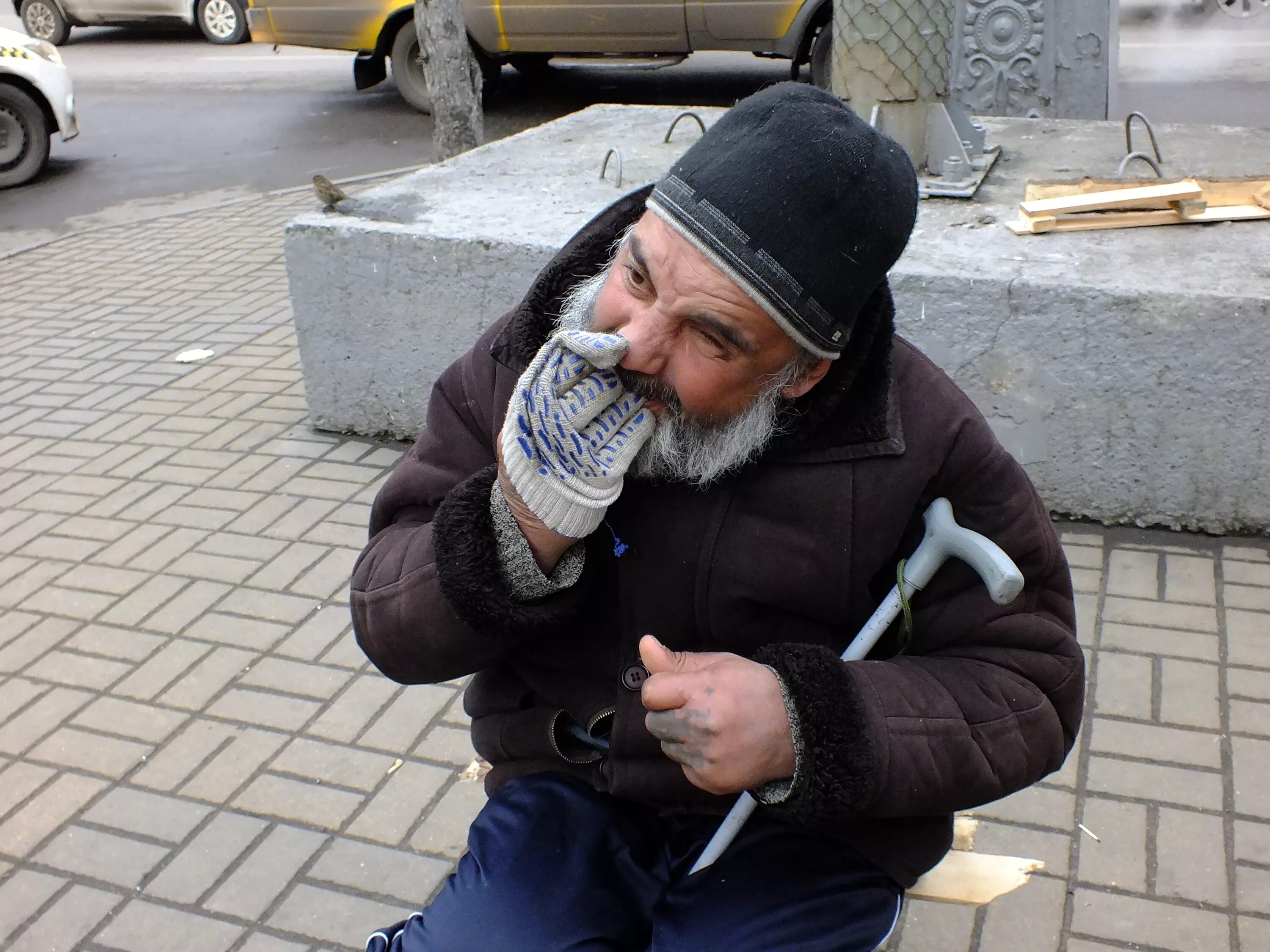 Бомж с выводом. Бомж. Милые бомжики.