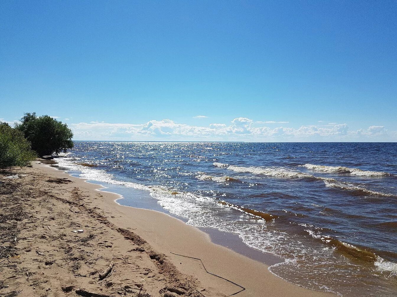 Погода милюшино рыбинский. Милюшино Рыбинское водохранилище. Деревня Милюшино Рыбинское водохранилище. Рыбинское море Милюшино. Крестцы Рыбинское водохранилище пляж.