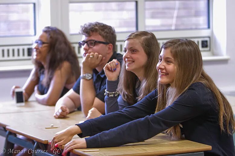 Летняя школа. Актриса колледж. Университет детективов. English Summer School.