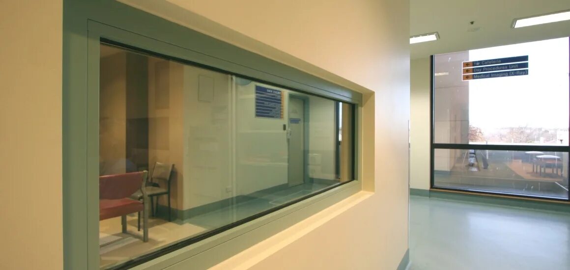 Пожарные окна в здании. Огнестойкие окна e30. противопожарные окна е60. противопожарное окно ei30. стеклопакеты противопожарные e60.