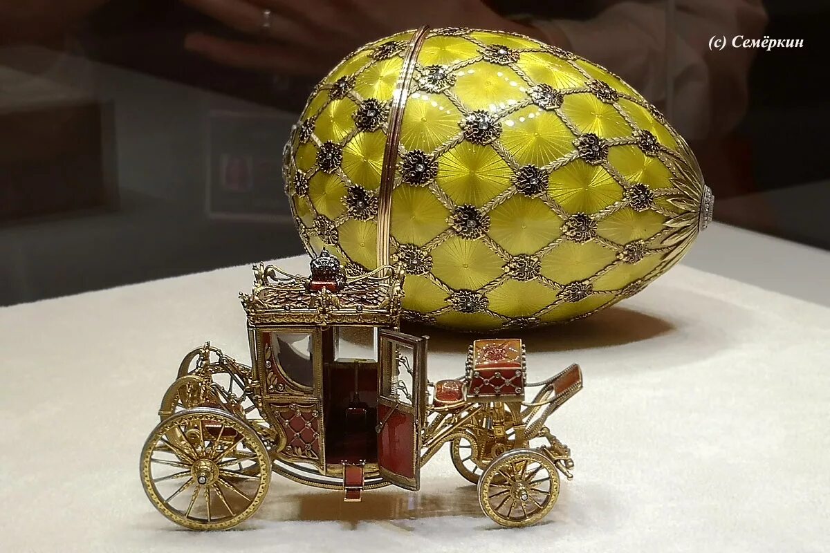 яйцо фаберже коронационное яйцо. фаберже коронационное. пасхальное яйцо коронационное фаберже. музей фаберже коронационное яйцо. яйцо фаберже коронация.