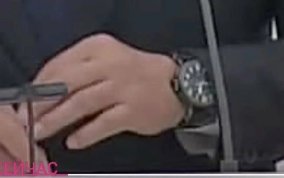 Часы Шойгу Breitling. Часы Шойгу. Часы Сергея Шойгу. Часы у Путина на руке.