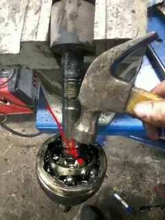 Стук при сбросе газа