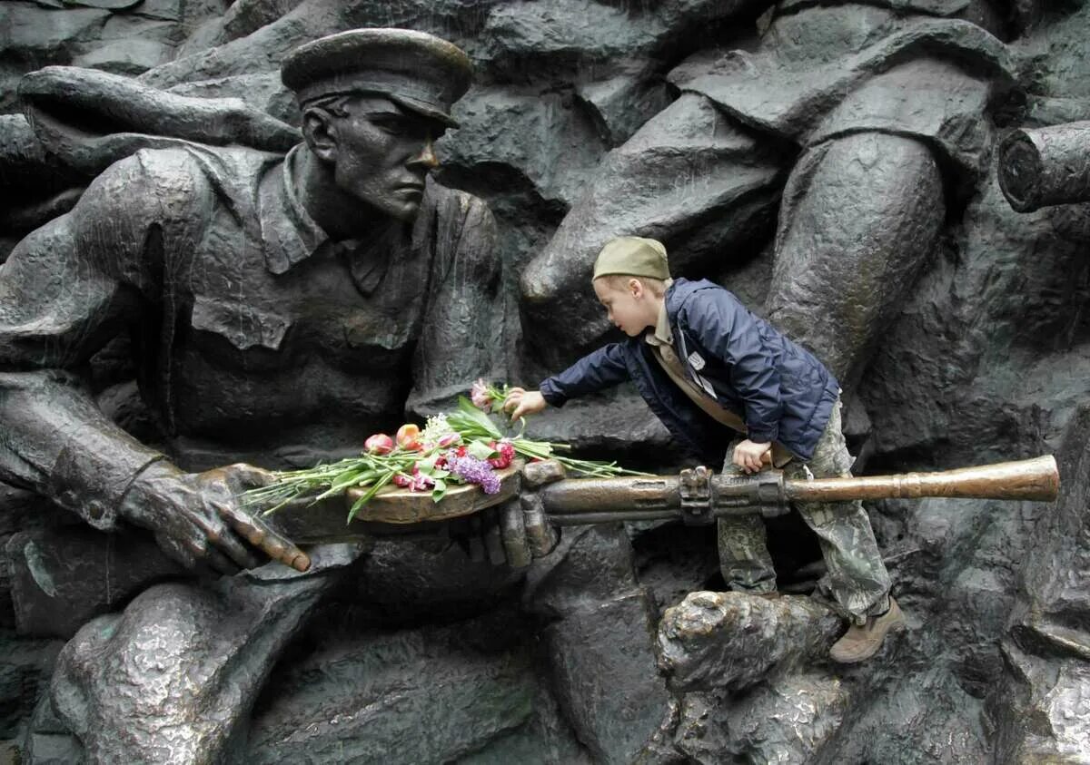 Память о Великой Отечественной войне. Память солдатам. Память о Великой победе. Памятники ко Дню Победы 9 мая.