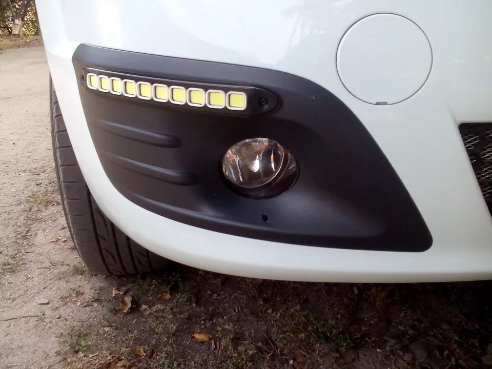 Штатные ходовые огни на ларгус. Ходовые огни на лада ларгус кросс. Дхо лада ларгус кросс. Светодиодные дхо лада ларгус. Светодиодные дхо лада ларгус.