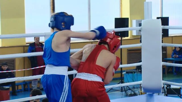 Первенство юфо по боксу. Залы бокса в астрахани. Бокс астрахань секции. Бокс астрахань. Астраханский тренер по боксу.