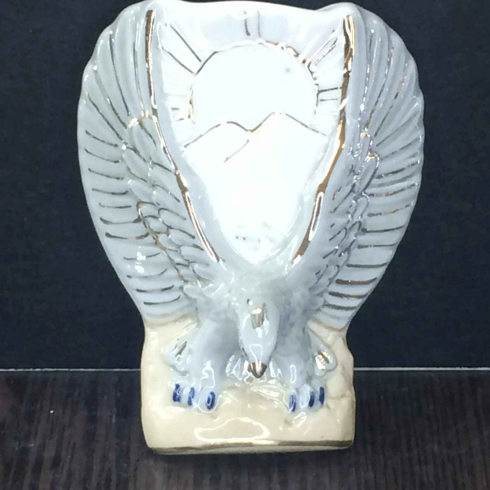 Магнитный Орел. Керамическая сувениры Орел магнит. Купить фигурную вазу в Орле. Купить магнит орел