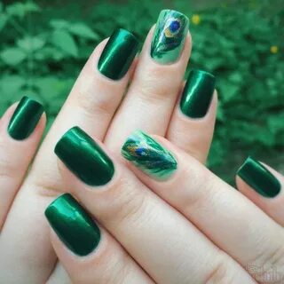 Зеленое под гель лаком