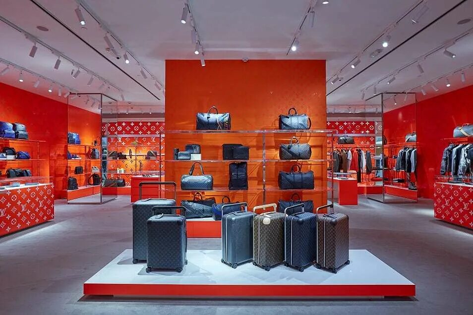 Цум бренды. Цум бутик луи виттон. магазин луи виттон в цуме. louis vuitton цум москва. магазин луи виттон в москве в цуме.