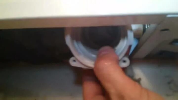 Машинка самсунг диамонд 6 кг не сливает. Слить воду со стиральной машины Samsung. Веко сливает воду