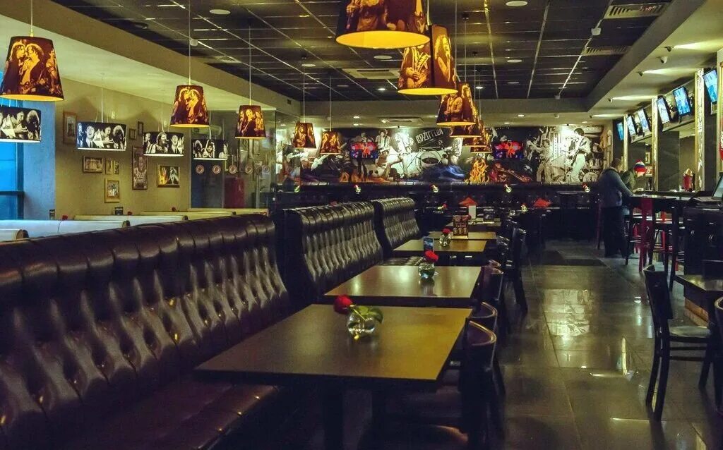 Рок паб на невском. Бар rock pub спб. rock pub, санкт-петербург, невский проспект. рок бар питер фредди меркури. рок бар спб на невском.