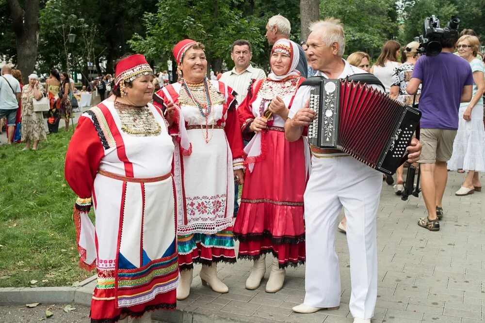 Язык и культура пензенского края. Культура пензенского края в 17 веке. Культура мордовии эрзя. Презентация на тему язык и культура. Язык и культура пензенского края.