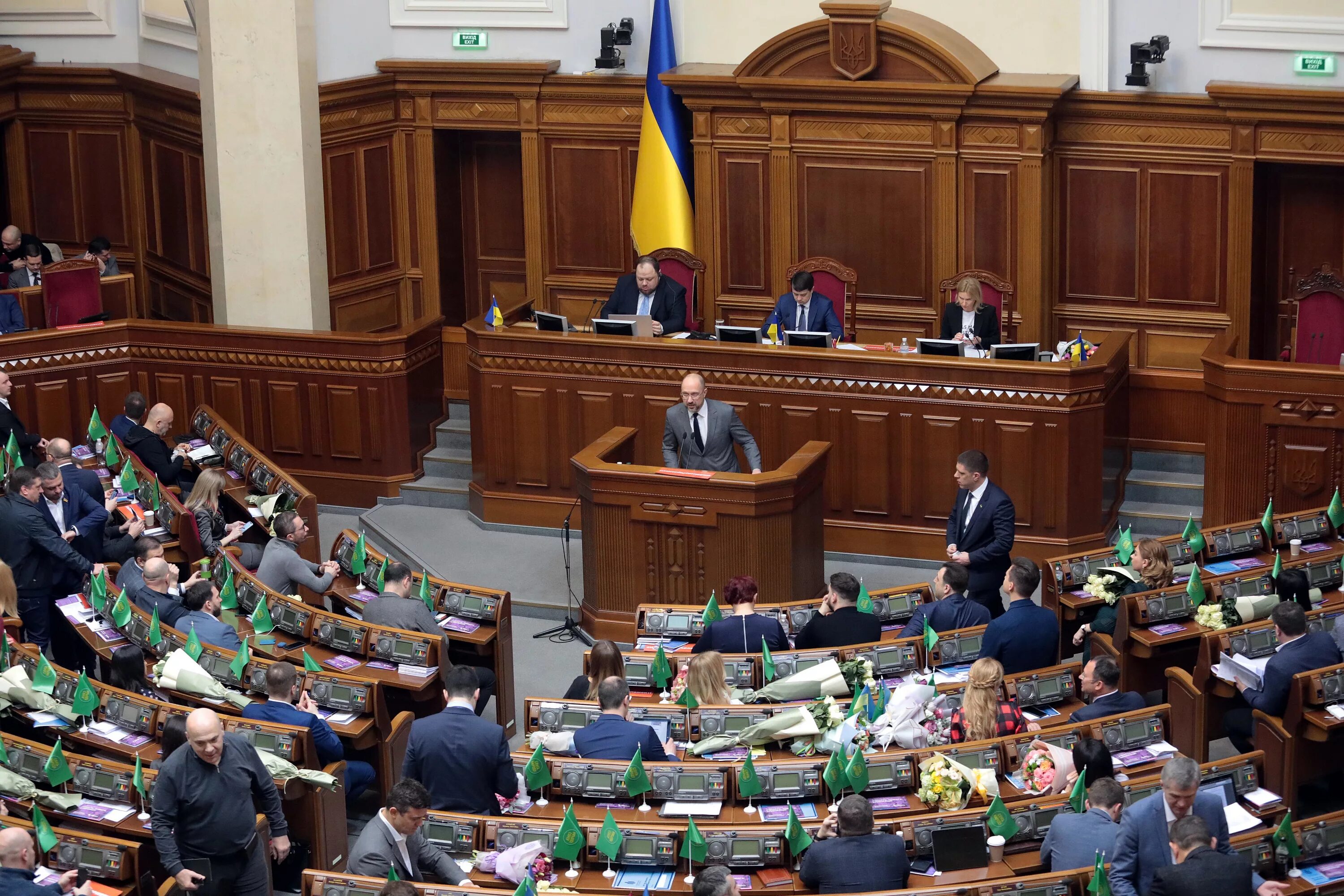 Верховная рада украины 2000. Верховная рада украины здание. Киев верховная рада. Верховная рада. Верховная рада украины последние новости.