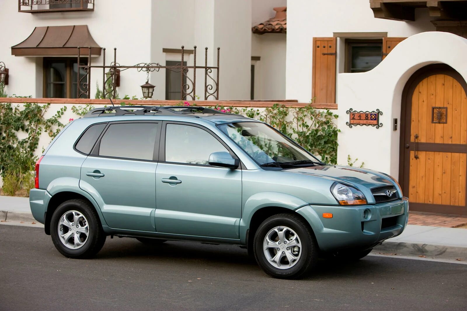 Hyundai tucson первого поколения. Hyundai Tucson 2004-2009. Хундай Туксон 1 поколения. Хендай Туссан 2004. Hyundai Tucson 2004 года.