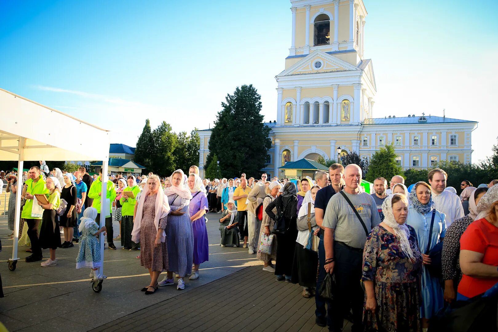 Дивеево сегодня в контакте. Арзамас Дивеево Саров. Дивеевский монастырь 2022. Дивеево 1 августа. Дивеево 1 августа праздник.