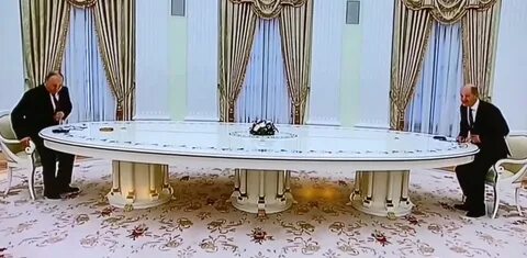 Не садитесь за один стол