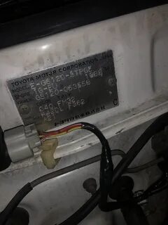 Табличка под капотом