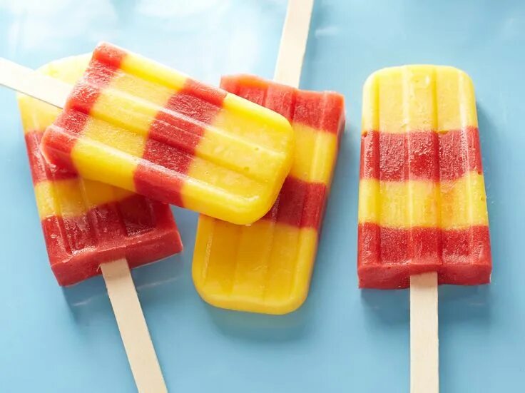 Как сделать фруктовый из сока. Фрэнк эпперсон фруктовый лед. popsicle фрэнк эпперсон. фруктовый лёд мороженое эскимо. замороженный сок.