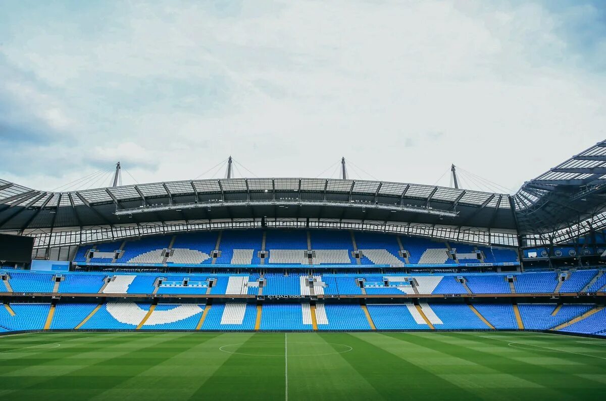 Этихад стэдиум вместимость. Фк манчестер сити стадион. Etihad стадион. Etihad stadium. Арена этихад манчестер сити.