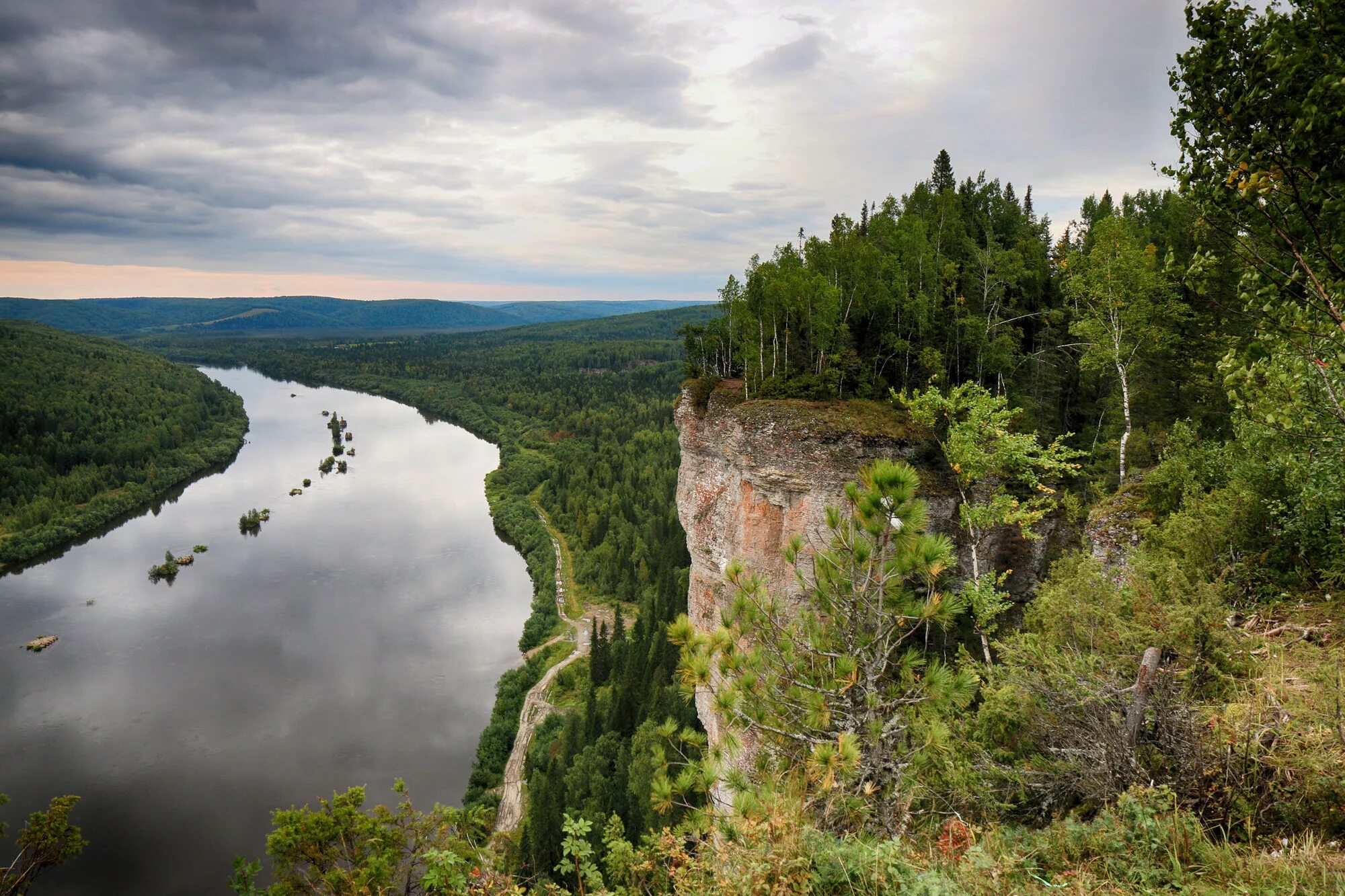 Какая природа в пермском крае. Камень Ветлан Пермский край. Гора Ветлан Пермский край. Гора Ветлан в Красновишерске. Красновишерск Полюд Ветлан.