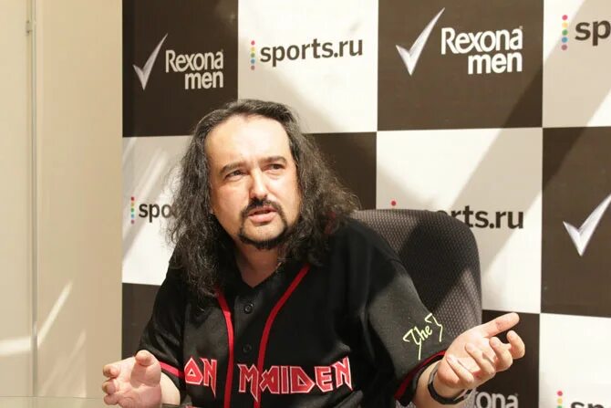 Комментаторы телеканала россия 2. Ткачев комментатор. Ткачев комментатор. Александр ткачёв комментатор википедия. Ткачев комментатор.