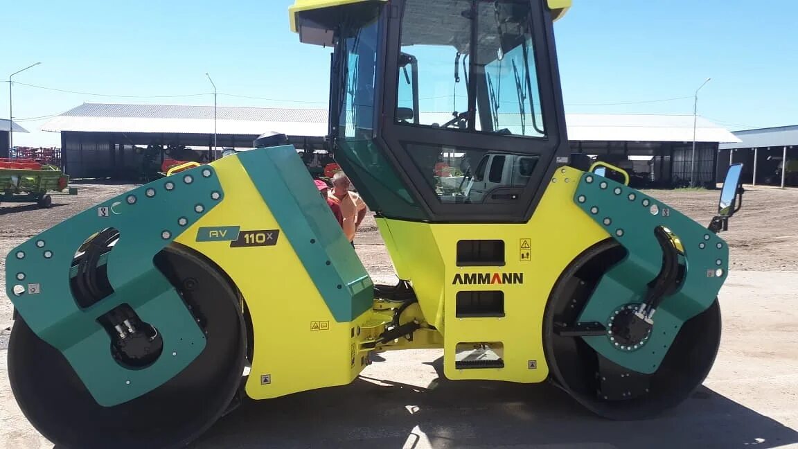 Av 110. Ammann av110x. Ammann 110. Каток дорожный Ammann av110x. Ammann RV 110x.