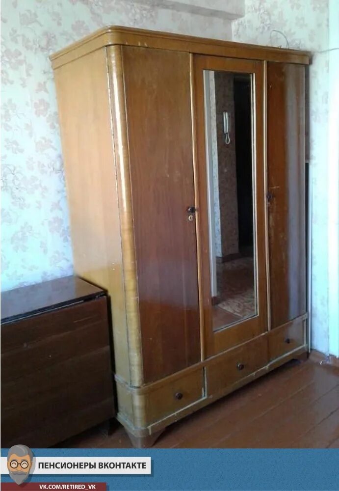 Какого года шкаф. Шкаф платяной трехстворчатый ссср румыния. шкаф платяной ссср 3-створчатый. трехстворчатый кировский шкаф 1939. румынский шкаф шифоньер 60 х.