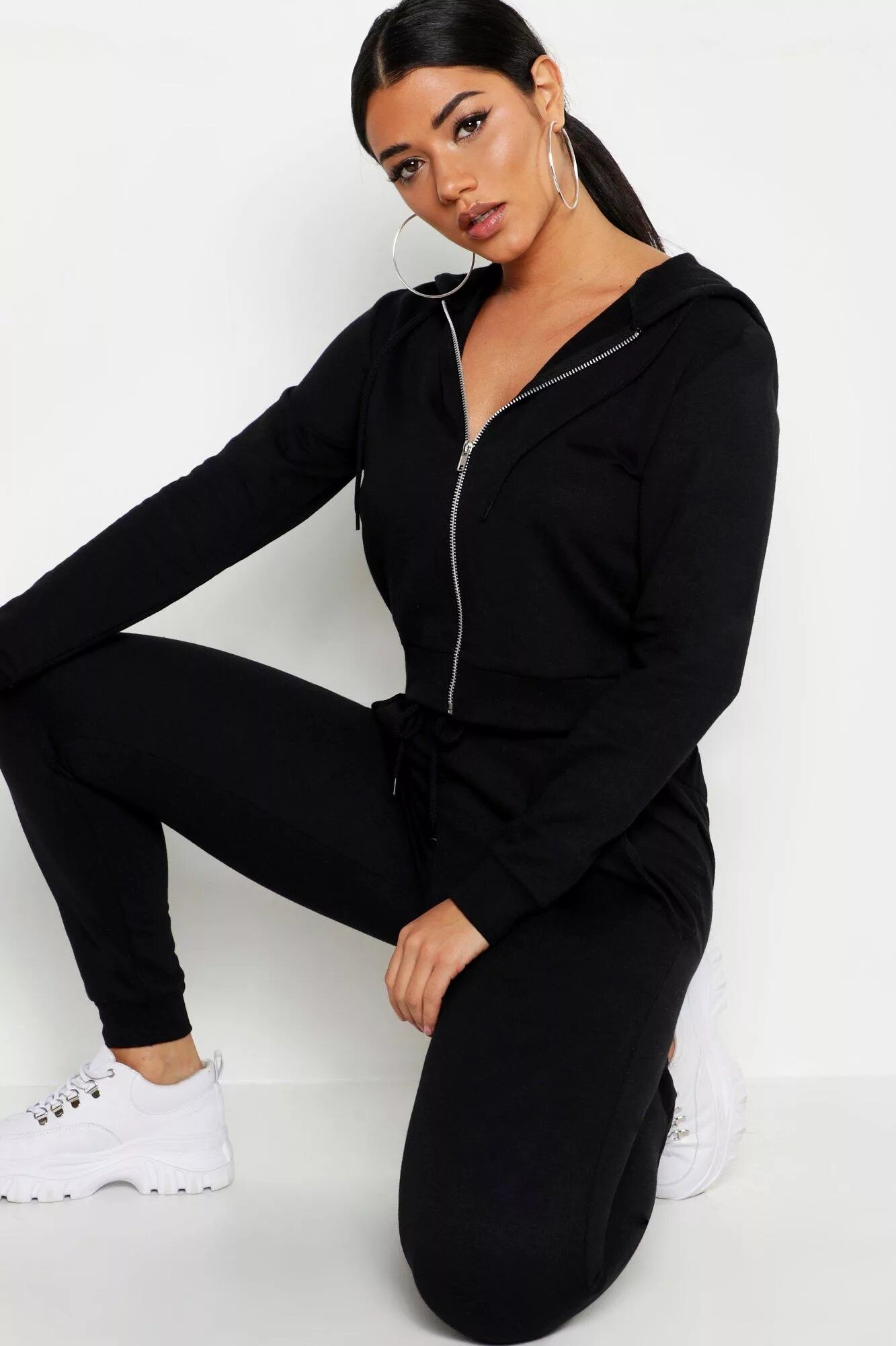 костюм женский спортивный на молнии с капюшоном. костюм женский адидас велюр. розовый спортивный костюм. девушка в спортивном костюме. плюшевый костюм женский.