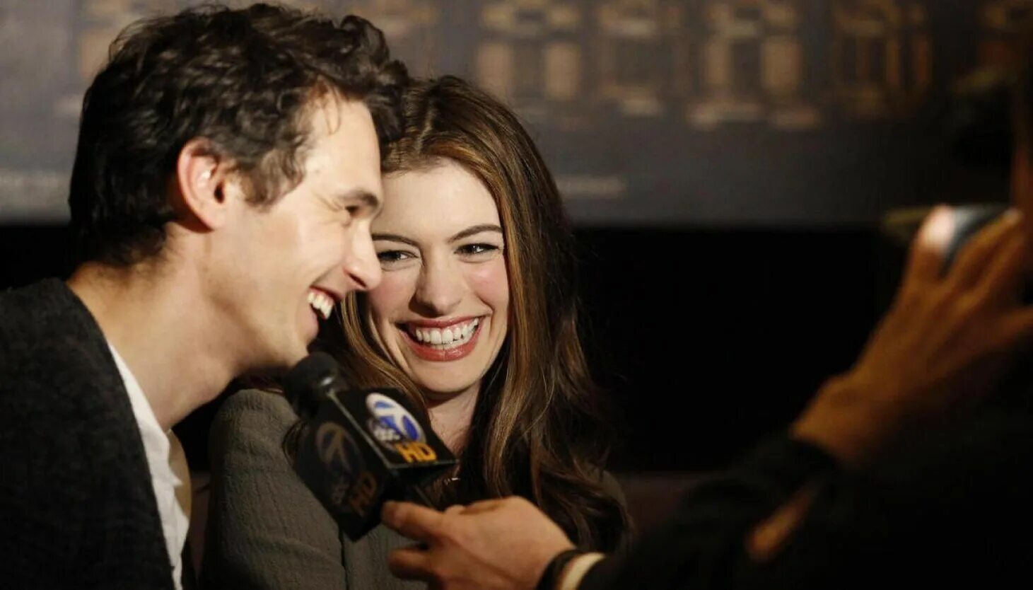 Anne Hathaway Fans. Anne Hathaway James Franco. Тарантино Энн Хэтэуэй. Theatre talk