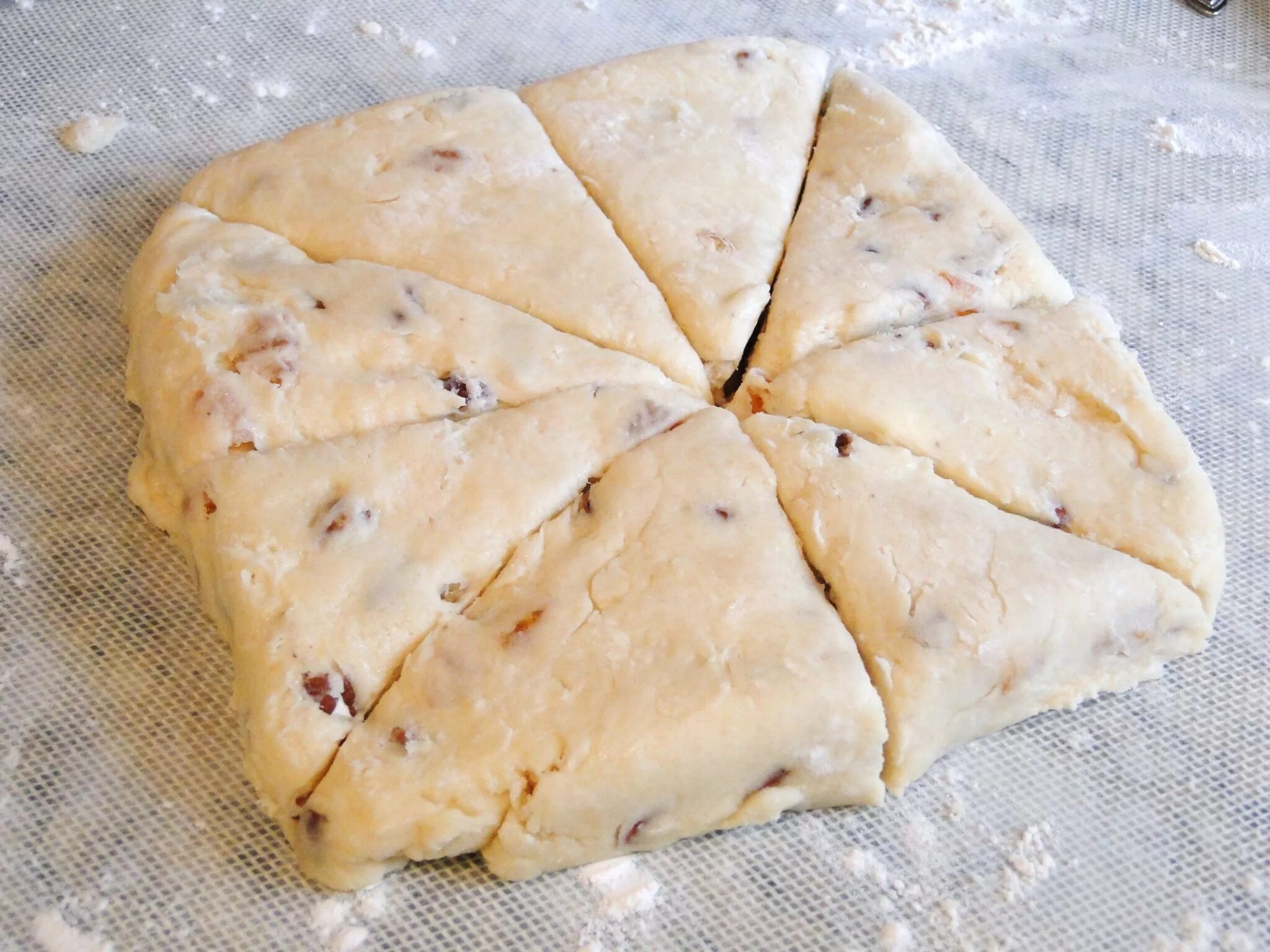 Эчпочмак башкирский. Татарская кухня эчпочмак. Умак татарская выпечка. Рецепт теста для треугольников. Треугольник выпечка.