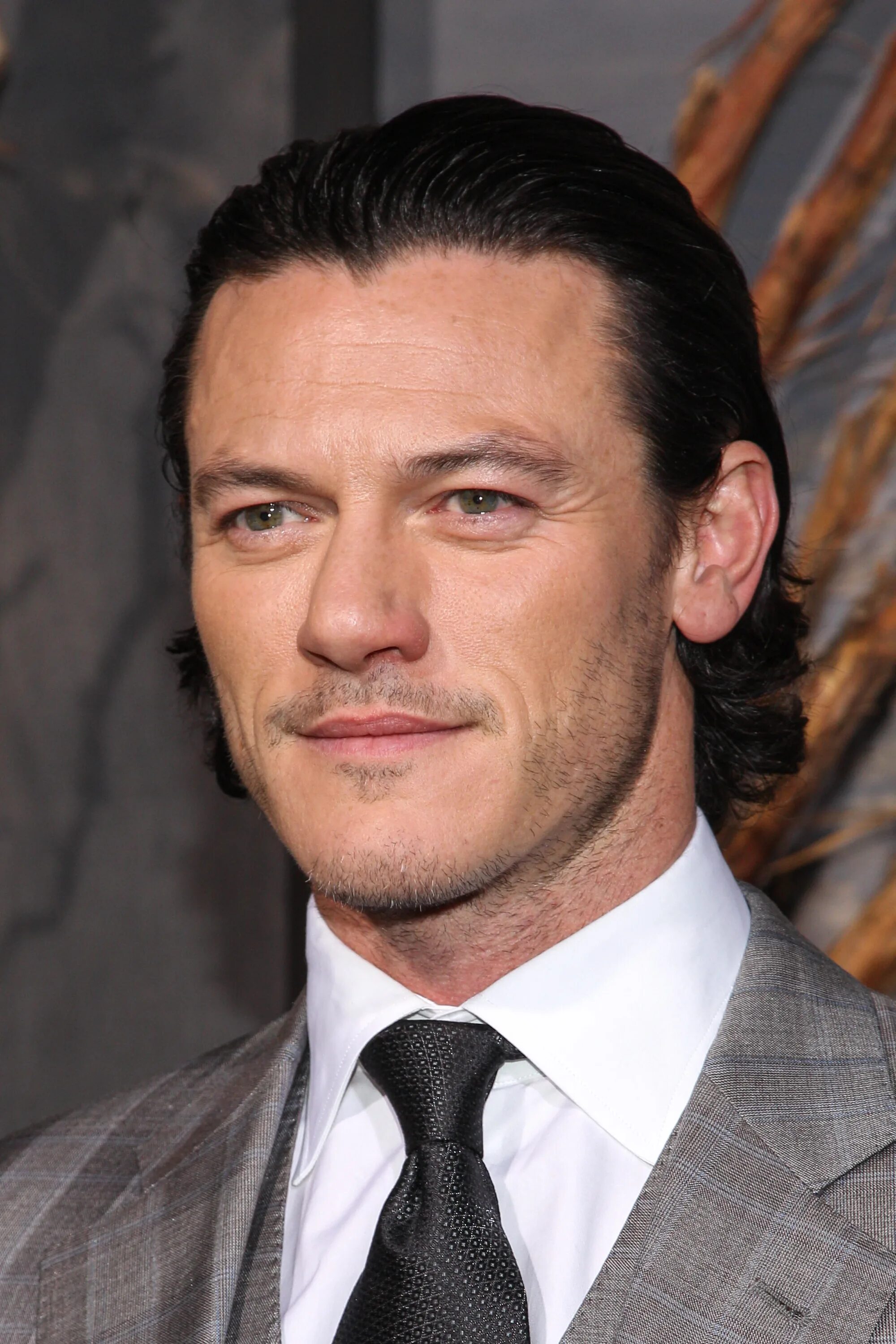 Luke evans. Люк Эванс. Актер люк Эванс. Люк Джордж Э́ванс. Люк Эванс фото.