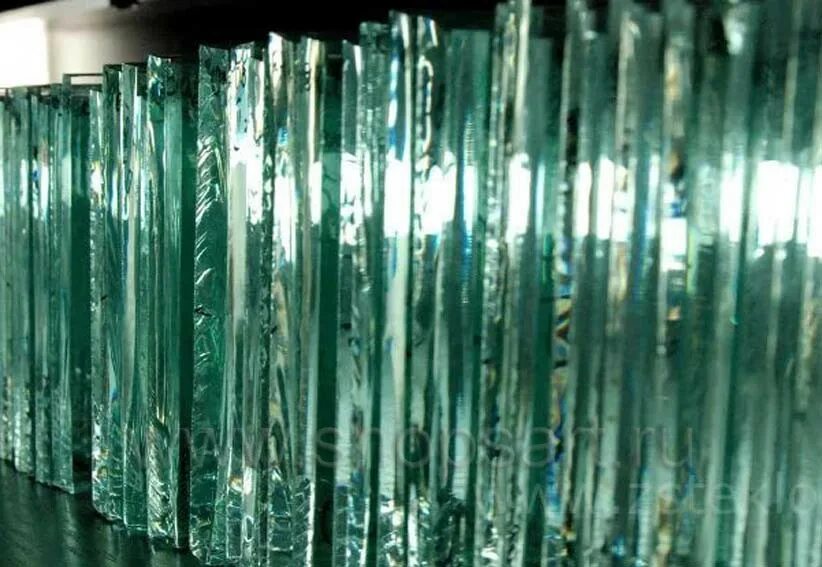 Листовое стекло много. Много стекол. Флоат процесс производства стекла. Натриево-силикатное стекло в строительстве.