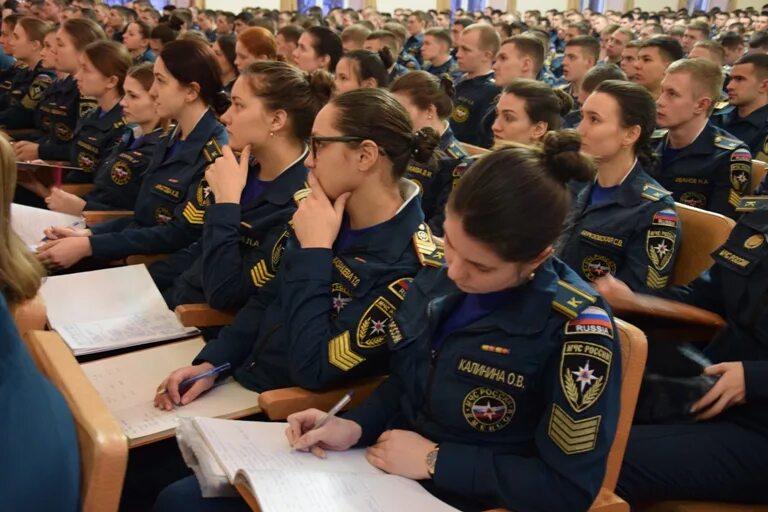 Академия мчс екатеринбург. Вузы мчс для девушек после 11. Вузы мчс для девушек после 11. Спб университет гпс мчс. Академия гпс мчс россии курсанты.