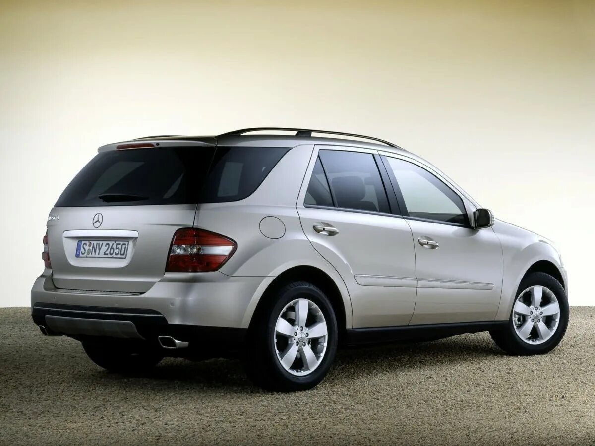 Мерседес w164 2007. Что такое ml. Mercedes benz ml w166. Mercedes-benz ml 63 w164. Mercedes ml-class w166.