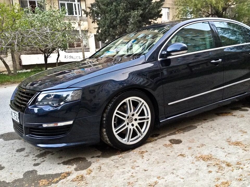 Пружина на б6. Passat b6 диски. Volkswagen Passat b6 на дисках. Passat b7 -30. Passat b6 черные диски.