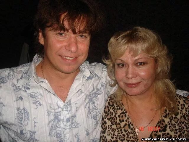 Бывший солист группы "На-На" 56-летний Валерий Юрин женится на 20-летней поклонн