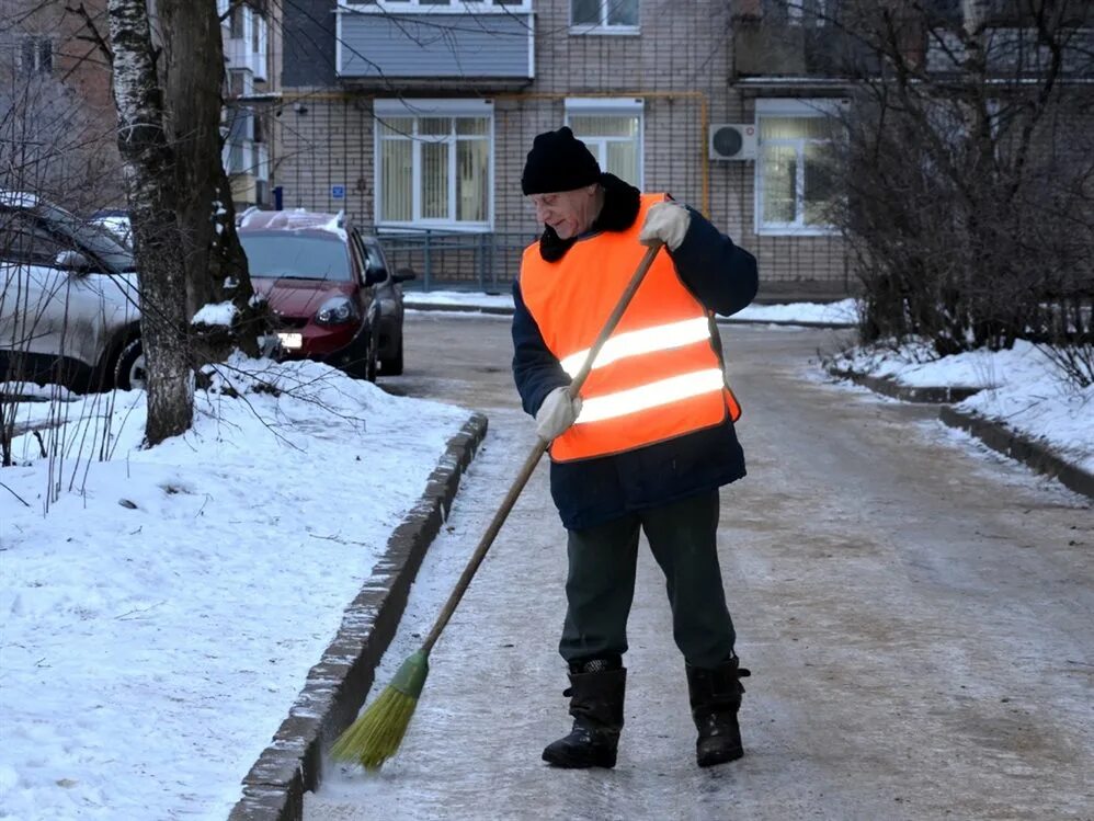В Улан-Удэ дворники работают с 6 утра до 19 часов вечера Байкал Daily - Новости 