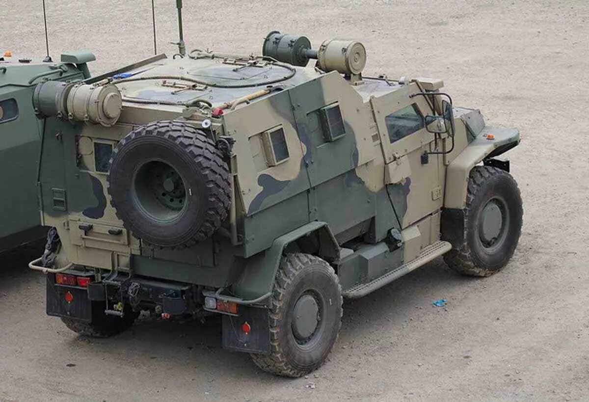 Ба-64 бронеавтомобиль. Kmw 155 мм. Бронемашина тигр с 30 мм пушкой. Самум зенитка. Пушки бронированных.