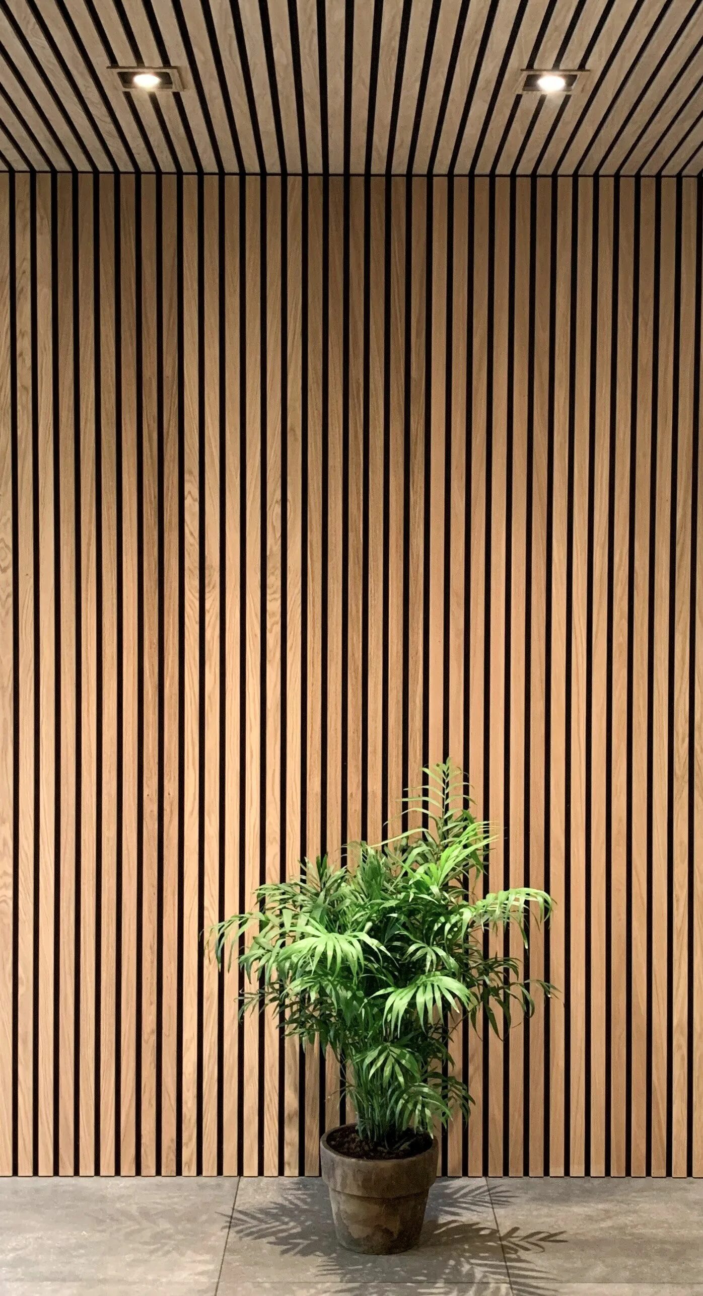 Деревянное настенное панно. Планки на стену. Панели баффели реечные стеновые панели. Реечная перегородка с поворотным механизмом sofia 37. Обшивка стен планками.