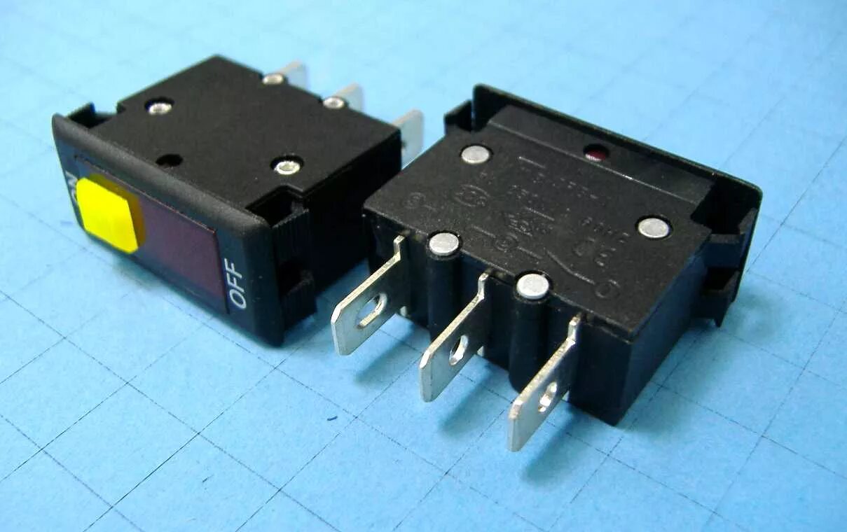 Irs 1. Irs-1-b15. предохранитель автоматический 15a 250v a-0709p. автомат защиты 1qf1. irs-1-r15.